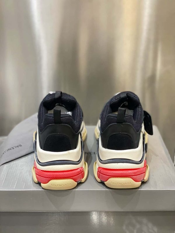 BALENCIAGA TRIPLE S TRAINERS – GG119 - Image 6