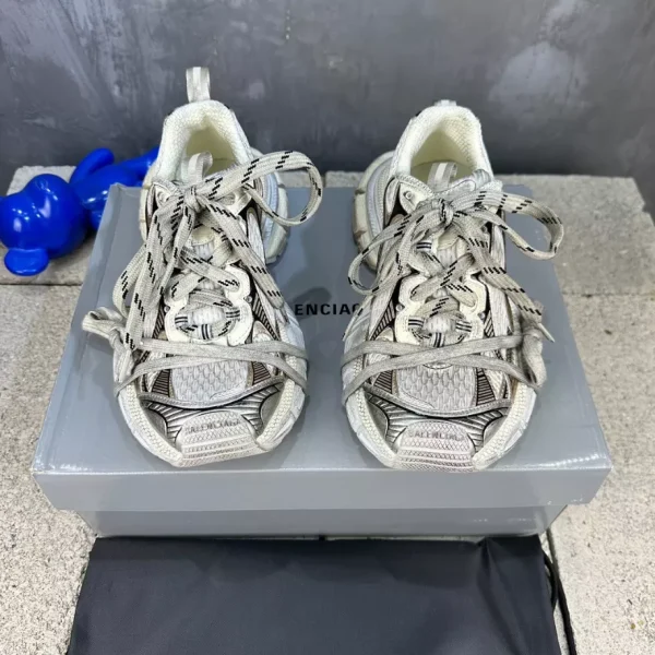 BALENCIAGA WOMEN’S 3XL SNEAKER – BB157 - Image 8