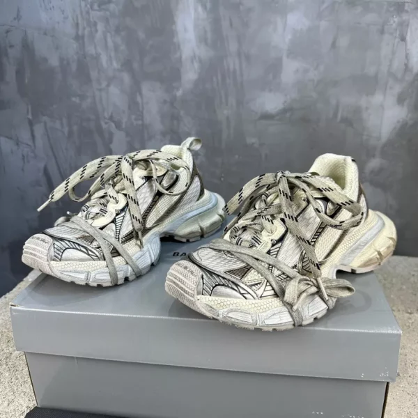 BALENCIAGA WOMEN’S 3XL SNEAKER – BB157 - Image 6