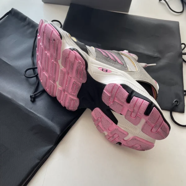 BALENCIAGA WOMEN’S CARGO SNEAKER IN GREY/WHITE/PINK – BB205 - Image 9