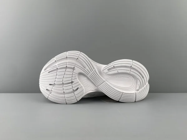 BALENCIAGA WOMEN’S CIRCUIT SNEAKER IN WHITE – BB223 - Image 4