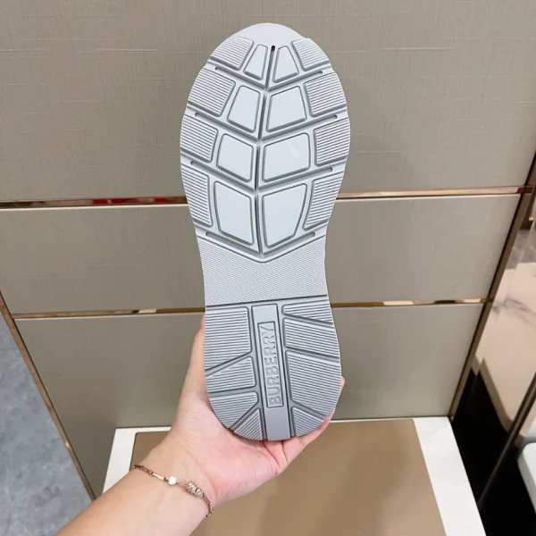 BURBERRY LOW-TOP SNEAKERS – BBR118 - Image 4