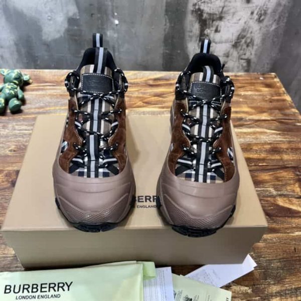 BURBERRY PANELLED LACE-UP SNEAKERS – BBR112