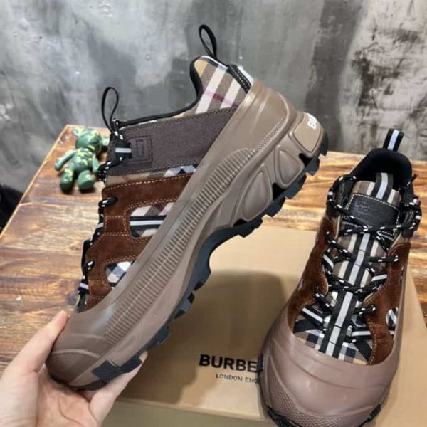 BURBERRY PANELLED LACE-UP SNEAKERS – BBR112 - Image 3