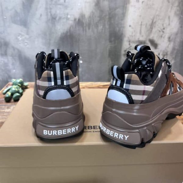 BURBERRY PANELLED LACE-UP SNEAKERS – BBR112 - Image 4