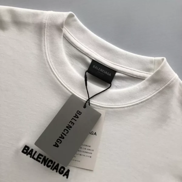 Balenciaga T-shirt – BBS120 - Image 3