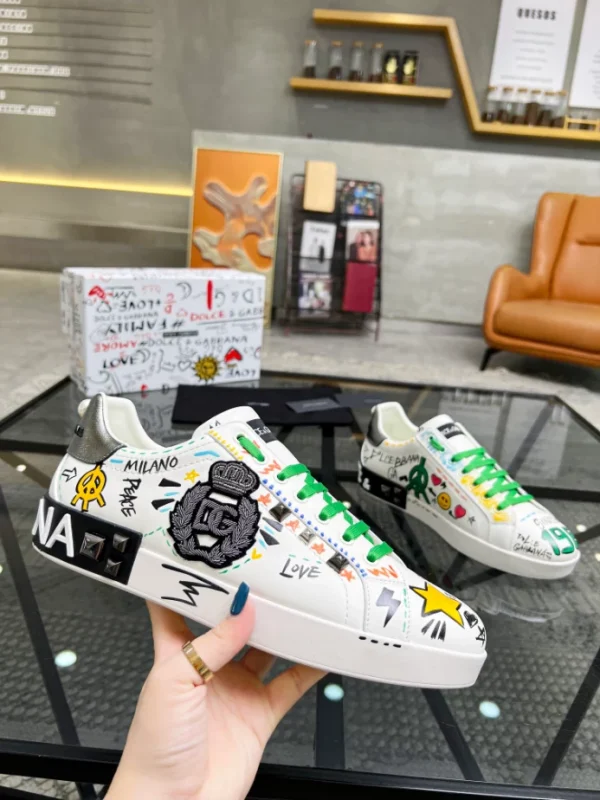 CHRISTIAN LOUBOUTIN LOW TOP SNEAKER – CL149 - Image 2