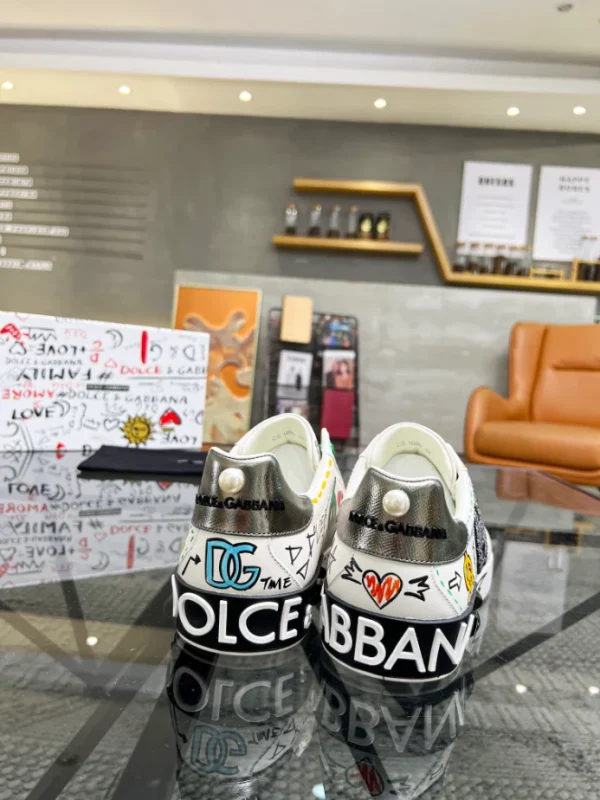 CHRISTIAN LOUBOUTIN LOW TOP SNEAKER – CL149 - Image 8