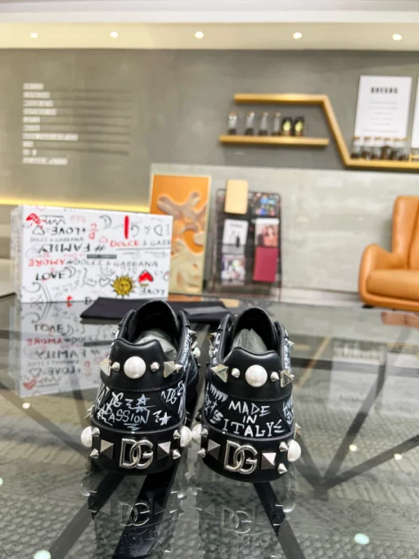 CHRISTIAN LOUBOUTIN LOW TOP SNEAKER – CL150 - Image 3