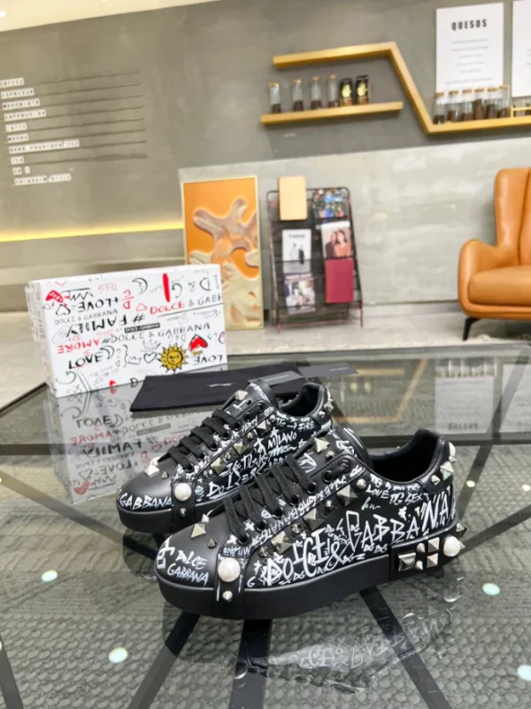 CHRISTIAN LOUBOUTIN LOW TOP SNEAKER – CL150 - Image 4