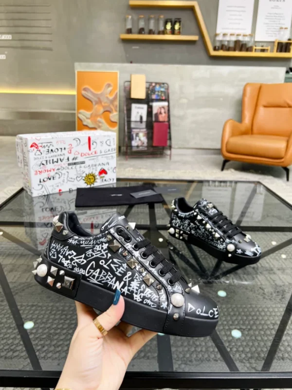CHRISTIAN LOUBOUTIN LOW TOP SNEAKER – CL150 - Image 2