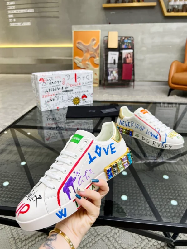CHRISTIAN LOUBOUTIN LOW TOP SNEAKER – CL151 - Image 3