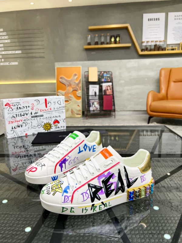 CHRISTIAN LOUBOUTIN LOW TOP SNEAKER – CL151 - Image 5