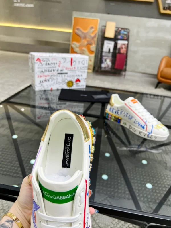 CHRISTIAN LOUBOUTIN LOW TOP SNEAKER – CL151 - Image 6