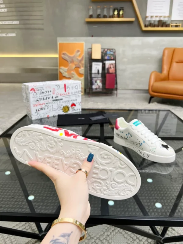 CHRISTIAN LOUBOUTIN LOW TOP SNEAKER – CL152 - Image 3