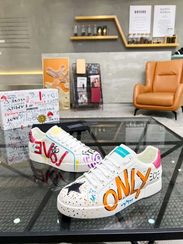 CHRISTIAN LOUBOUTIN LOW TOP SNEAKER – CL152 - Image 6
