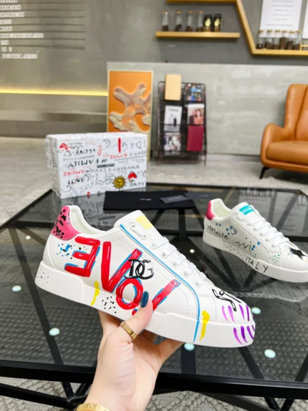 CHRISTIAN LOUBOUTIN LOW TOP SNEAKER – CL152 - Image 2