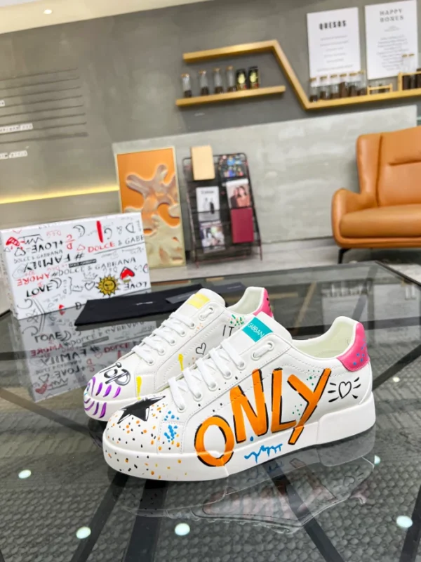 CHRISTIAN LOUBOUTIN LOW TOP SNEAKER – CL152 - Image 9