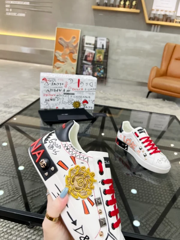 CHRISTIAN LOUBOUTIN LOW TOP SNEAKER – CL153 - Image 3