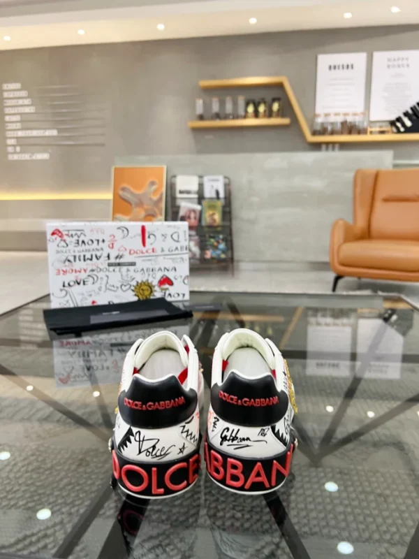 CHRISTIAN LOUBOUTIN LOW TOP SNEAKER – CL153 - Image 4