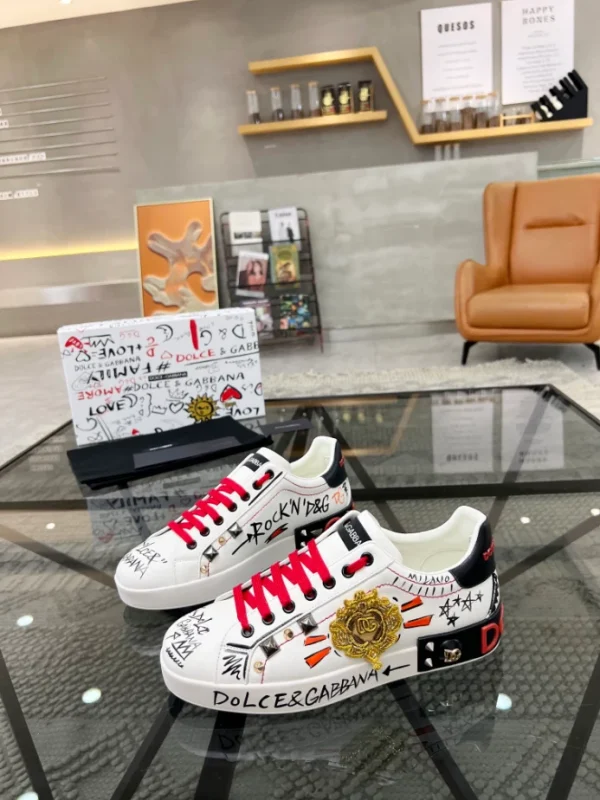 CHRISTIAN LOUBOUTIN LOW TOP SNEAKER – CL153 - Image 7