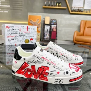 CHRISTIAN LOUBOUTIN LOW TOP SNEAKER – CL154