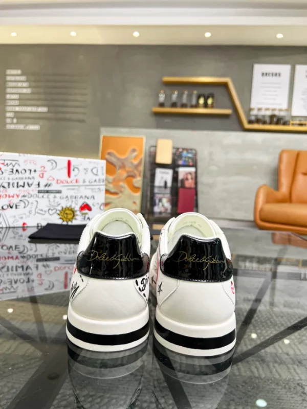 CHRISTIAN LOUBOUTIN LOW TOP SNEAKER – CL154 - Image 5