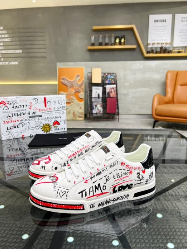 CHRISTIAN LOUBOUTIN LOW TOP SNEAKER – CL154 - Image 6