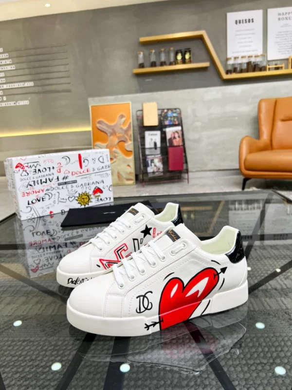 CHRISTIAN LOUBOUTIN LOW TOP SNEAKER – CL155 - Image 6