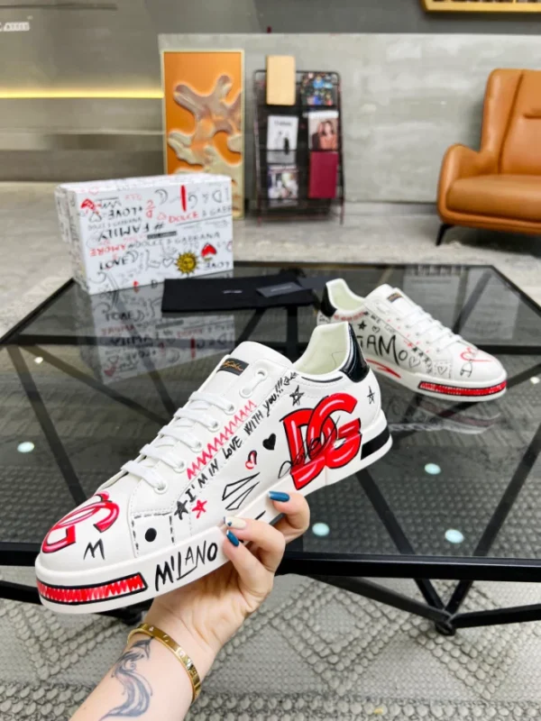 CHRISTIAN LOUBOUTIN LOW TOP SNEAKER – CL155 - Image 8
