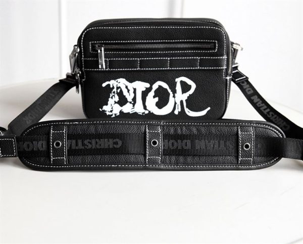 DIOR X PETER DOIG SAFFARI MESSENGER BAG  – DR020 - Image 2