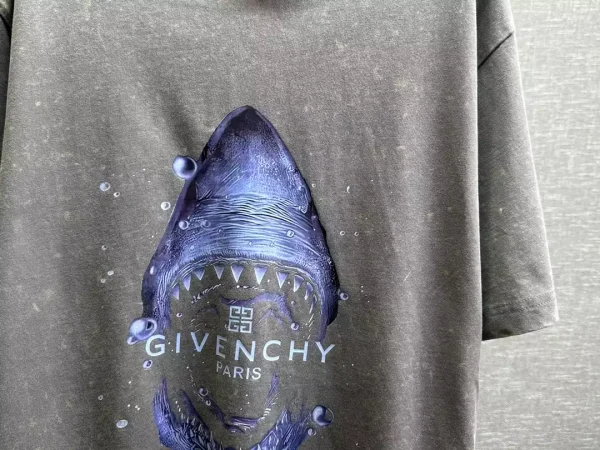 Givenchy T-shirt – GVS60 - Image 5