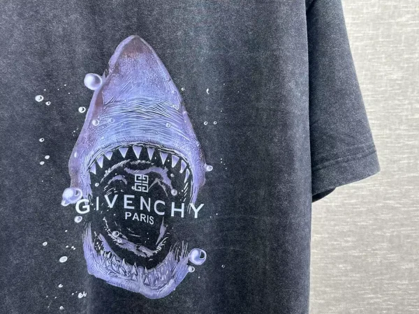 Givenchy T-shirt – GVS62 - Image 3