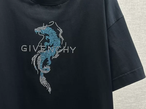 Givenchy  T-shirt – GVS63 - Image 3