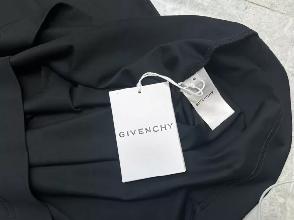 Givenchy  T-shirt – GVS64 - Image 8