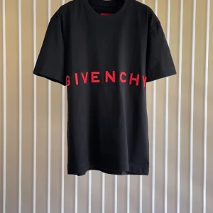 Givenchy T-shirt – GVS70