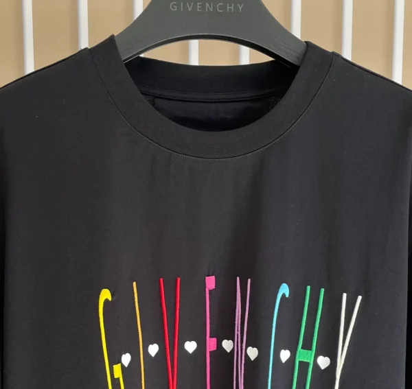 Givenchy T-shirt – GVS71 - Image 4