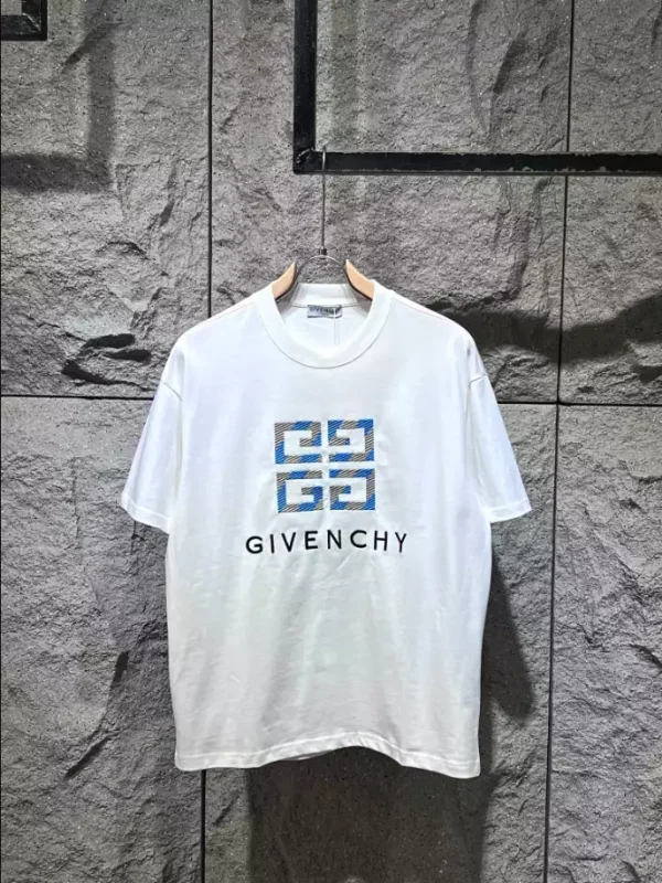 Givenchy T-shirt – GVS41