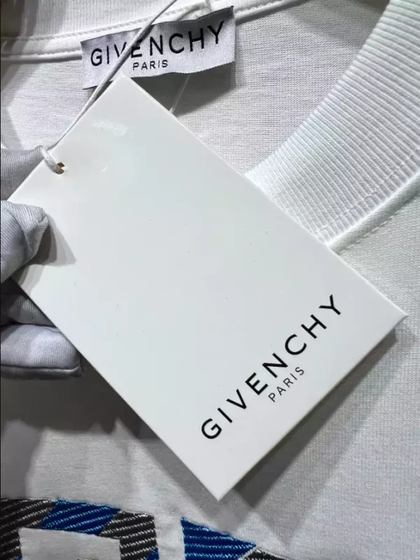 Givenchy T-shirt – GVS41 - Image 7