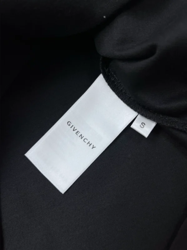 Givenchy T-shirt – GVS42 - Image 3