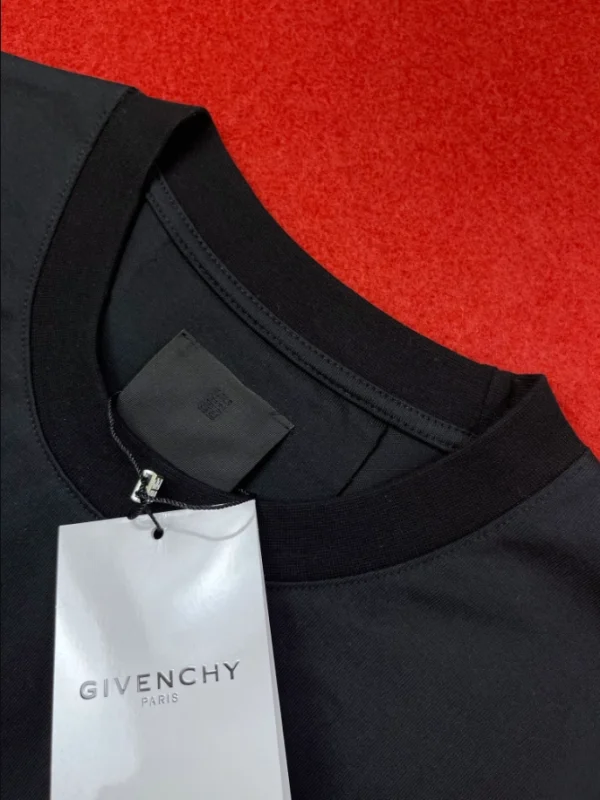 Givenchy T-shirt – GVS42 - Image 6