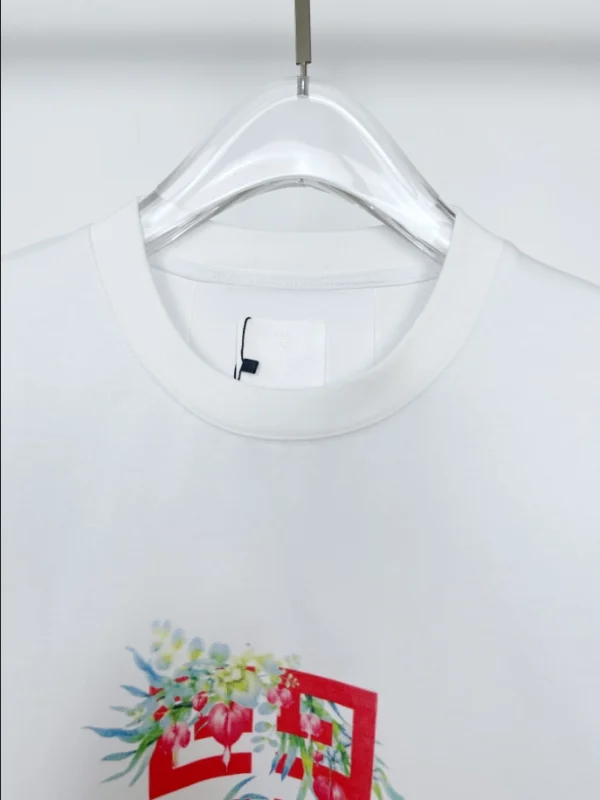 Givenchy T-shirt – GVS43 - Image 7