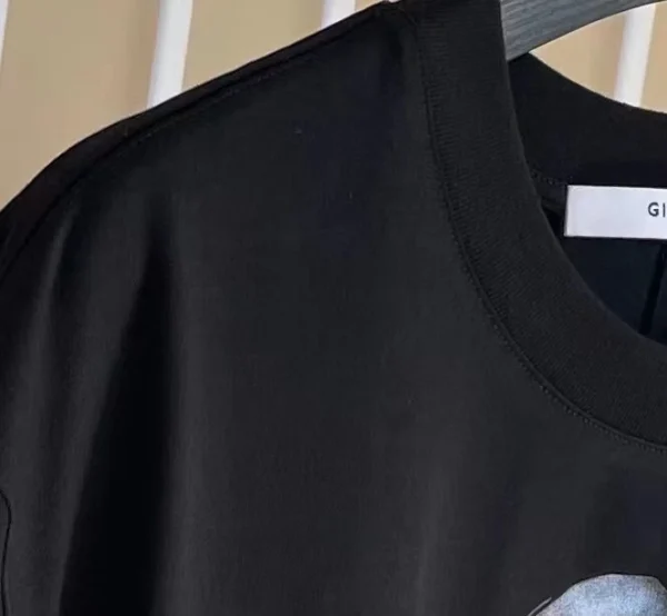 Givenchy T-shirt – GVS44 - Image 3