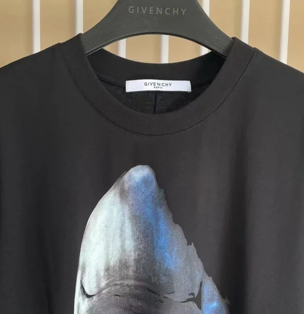 Givenchy T-shirt – GVS44 - Image 8