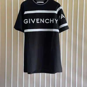 Givenchy T-shirt – GVS45