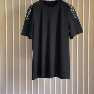 Givenchy T-shirt – GVS46