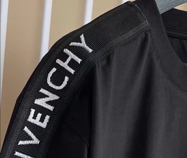 Givenchy T-shirt – GVS46 - Image 3