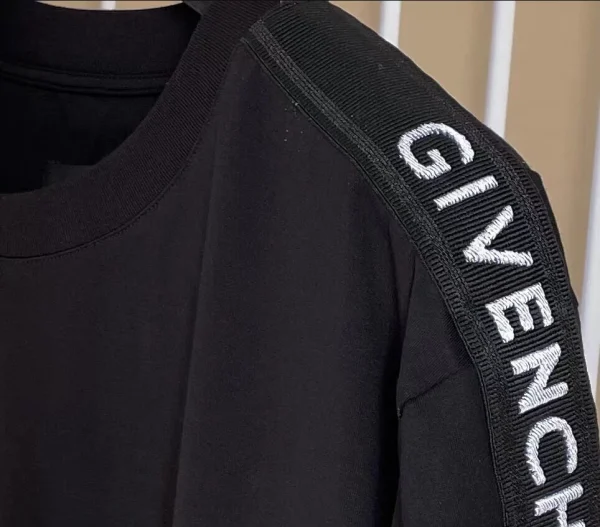 Givenchy T-shirt – GVS46 - Image 6