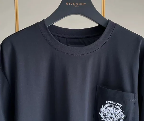 Givenchy T-shirt – GVS52 - Image 4