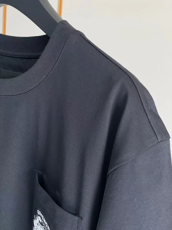 Givenchy T-shirt – GVS52 - Image 6